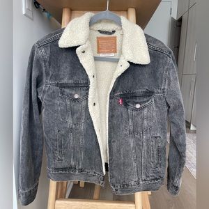 COPY - Levi’s relaxed fit 90s sherpa trucker jacket